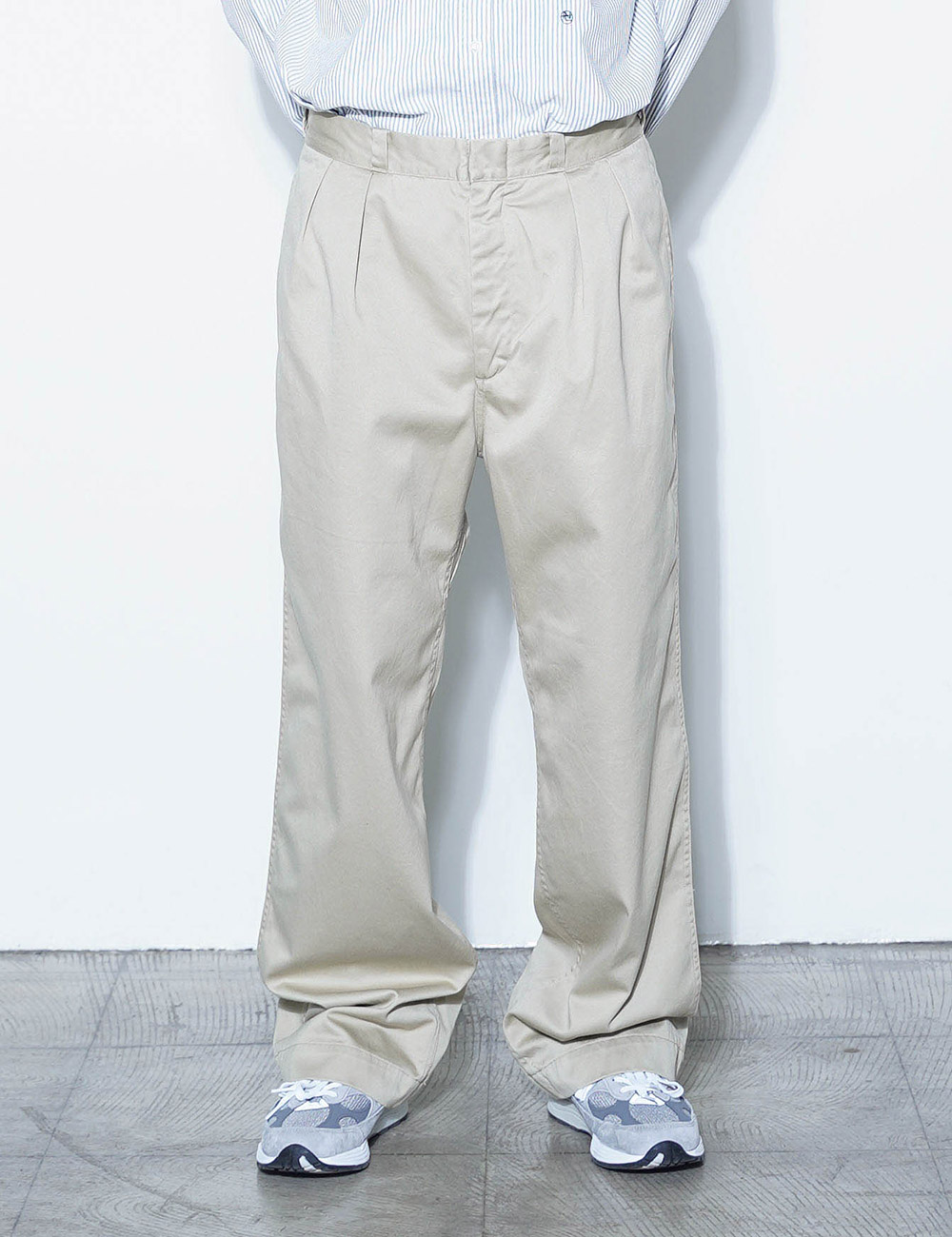 Double Pleat Wide Chino Pants (Khaki)